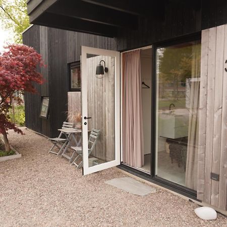 B&B Hoogeveen Centraal ภายนอก รูปภาพ